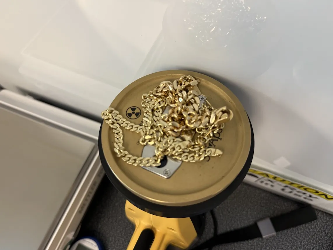 XRF analyzer for precious metal testing